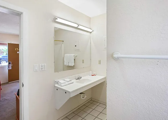Hotel Oyo Az - I-8 Us-95